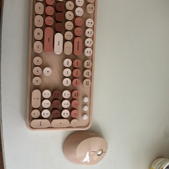 Pink keyboard and mouse brand new - Picture 2 of 3